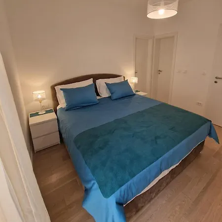 Luxury Moobl - Free Parking Apartmán