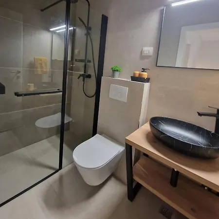 Luxury Moobl - Free Parking Appartement *