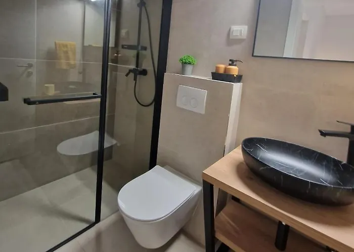 Luxury Moobl - Free Parking Appartement *