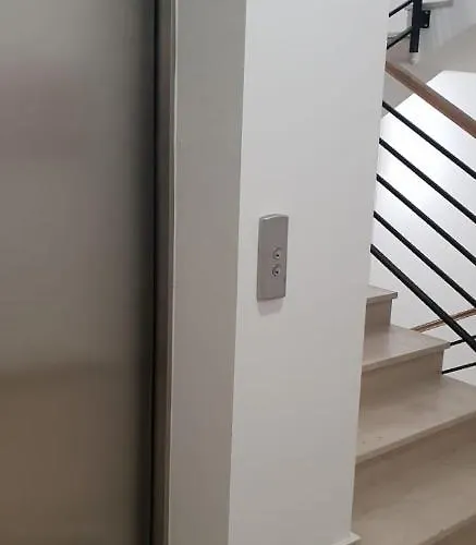 Luxury Moobl - Free Parking Appartement