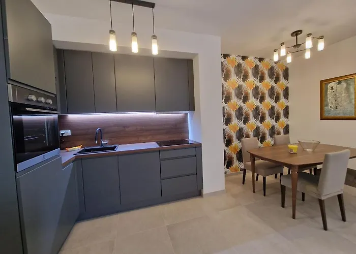 Luxury Moobl - Free Parking Appartement